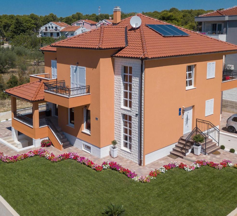 Villa Suzana Biograd Na Moru Exterior foto